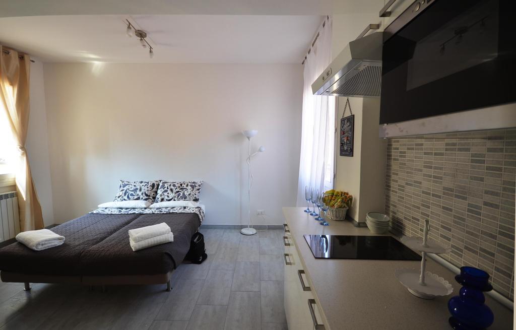 4-Tourist House Bologna-Studio - Self Check-In Bolonha Quarto foto